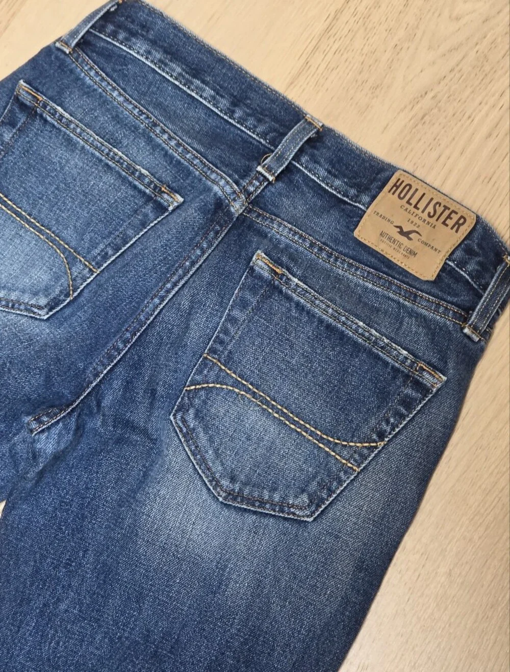 Hollister Men's Medium Wash Slim Straight Button Fly Jeans W30 x L32